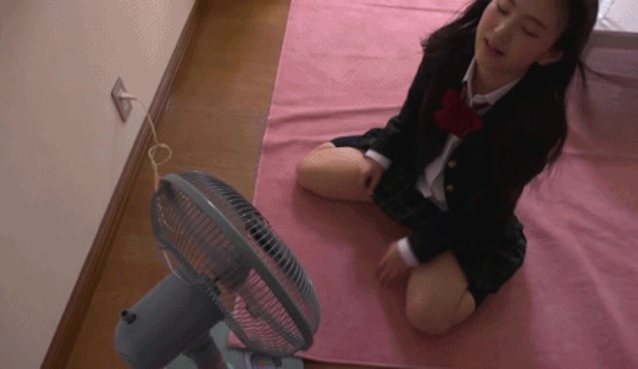 Красивая японка Ёсико сладко кончает от интенсивной ебли в киску