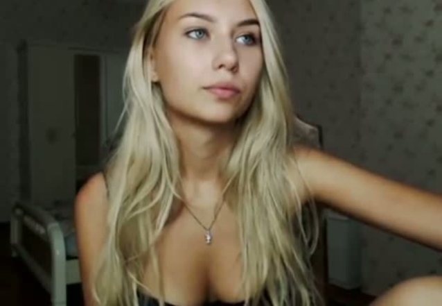 Young blonde masturbate webcam