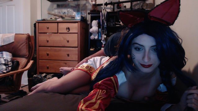 Someone know her name or video link?