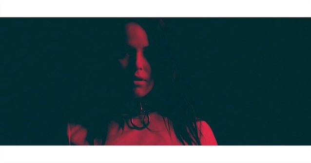 who is girl in Suspekt - Søn af en pistol music video?