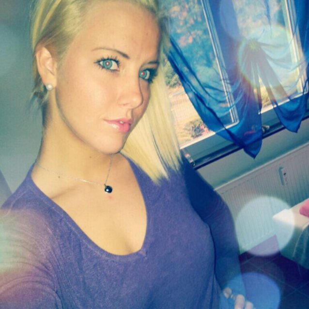What's the name of this porn star?