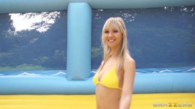 What's the name of this porn star?