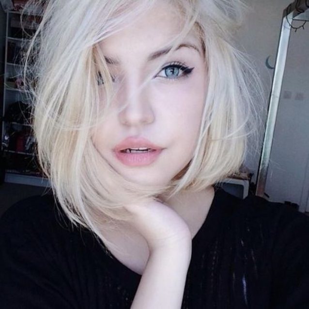 What's the name of this porn star?