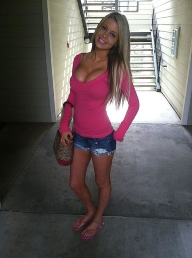 What's the name of this porn star?