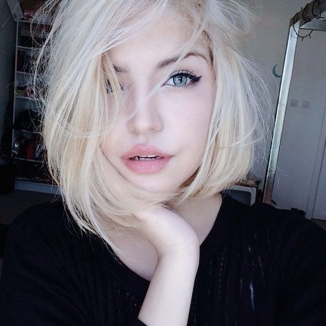 What's the name of this porn star?