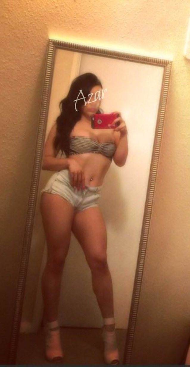 What's the name of this porn star?