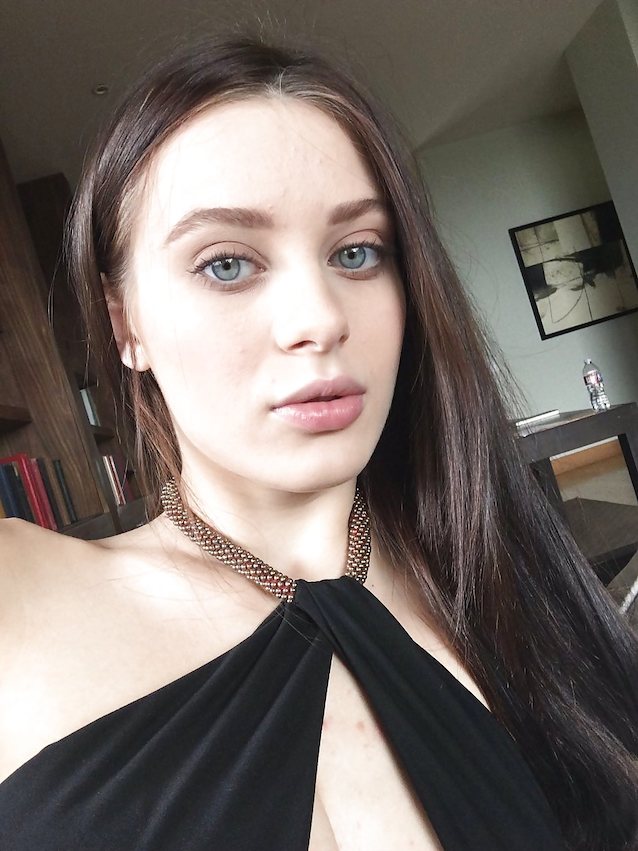 What's the name of this porn star?