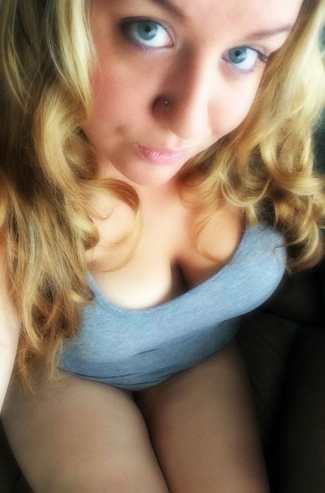 What's the name of this porn star?