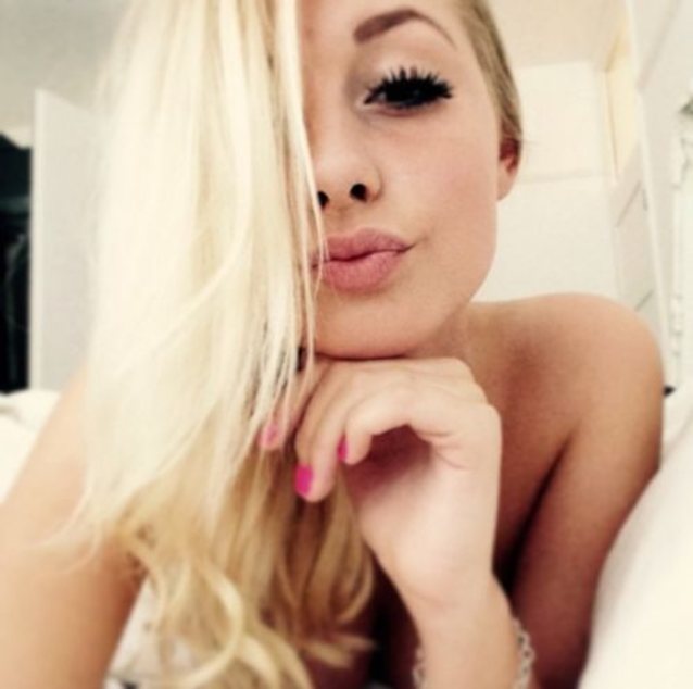 What's the name of this porn star?