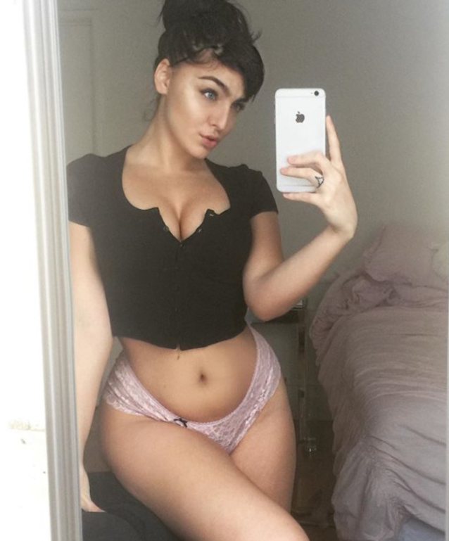 What's the name of this porn star?