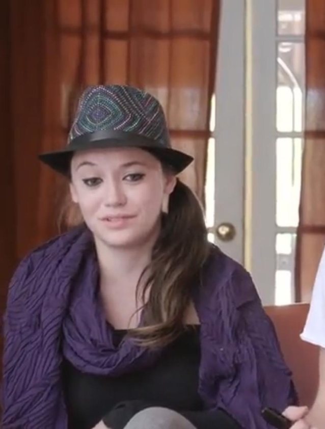 What's the name of this porn star?