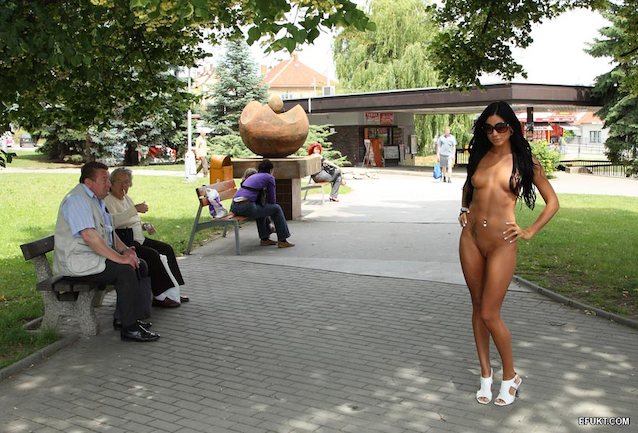What's the name of this porn star?