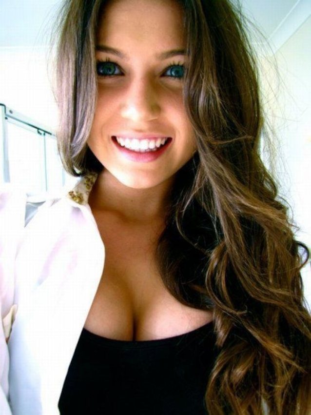 What's the name of this porn star?