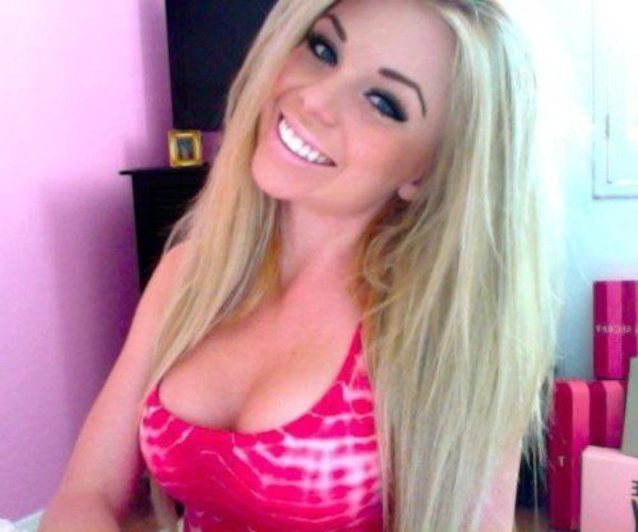 What's the name of this porn star?