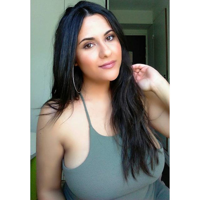 What's the name of this porn star?