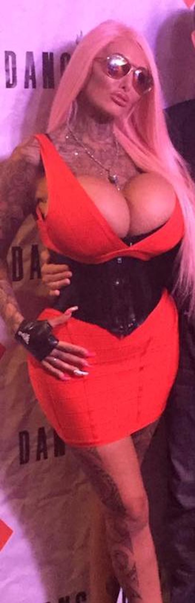 What's the name of this porn star?
