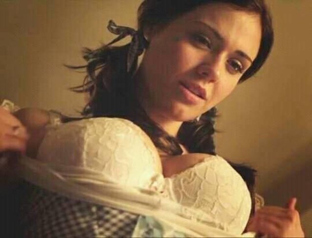 What's the name of this porn star?