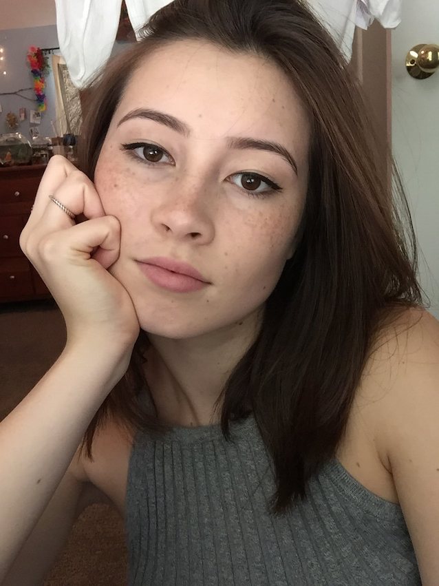 What's the name of this porn star?
