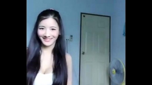 What's the name of this porn star?