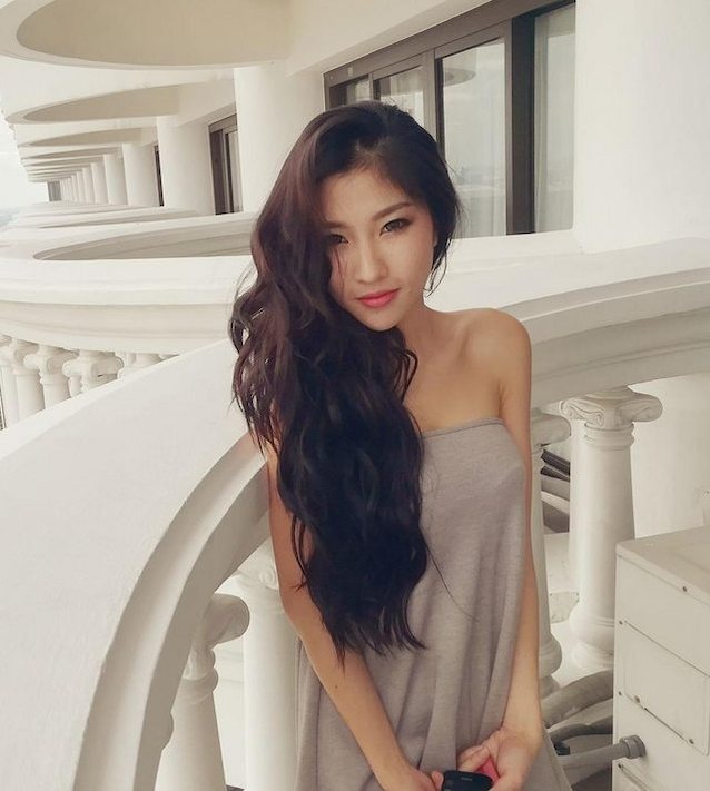 What's the name of this porn star?