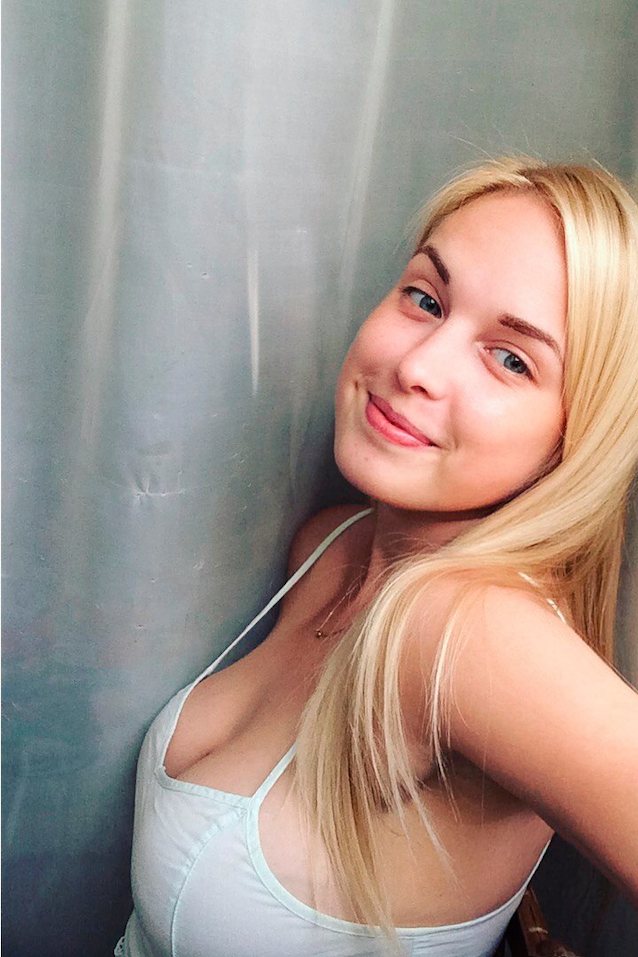 What's the name of this porn star?