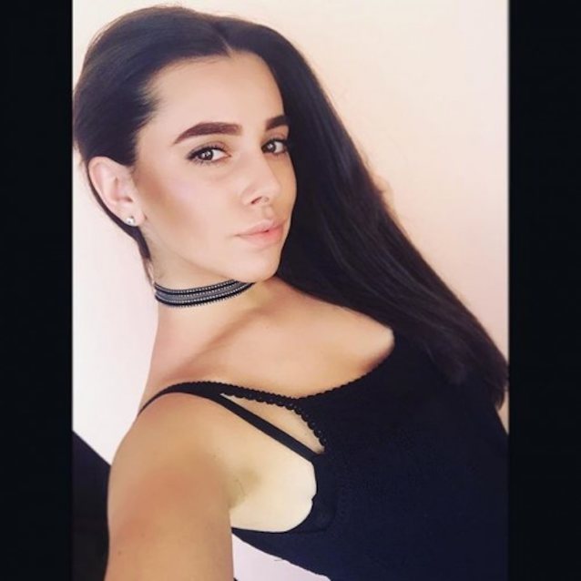 What's the name of this porn star?