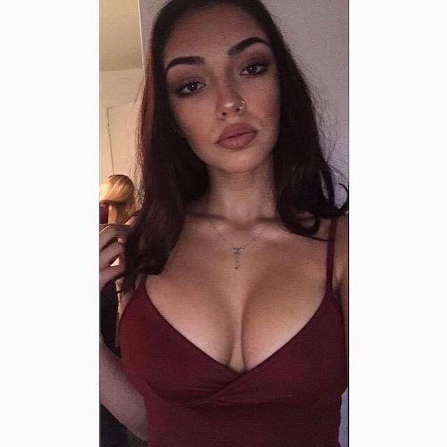 What's the name of this porn star?