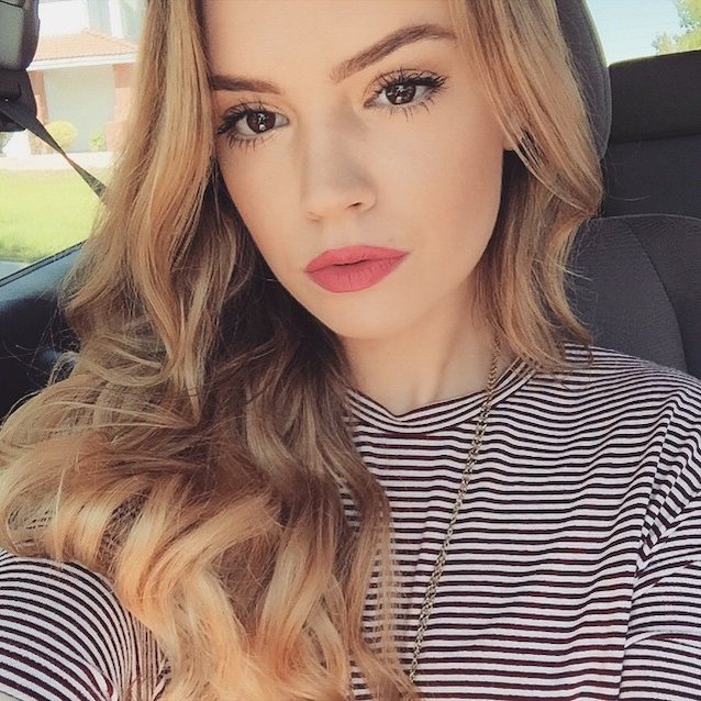 What's the name of this porn star?