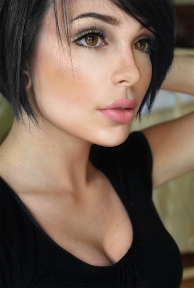 What's the name of this porn star?