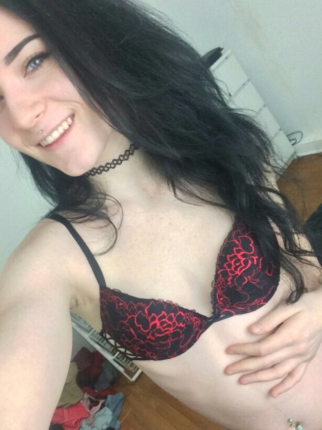 What's the name of this porn star?