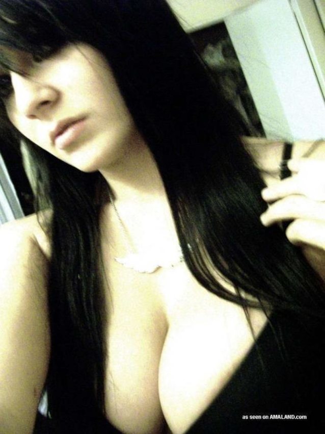 What's the name of this porn star?