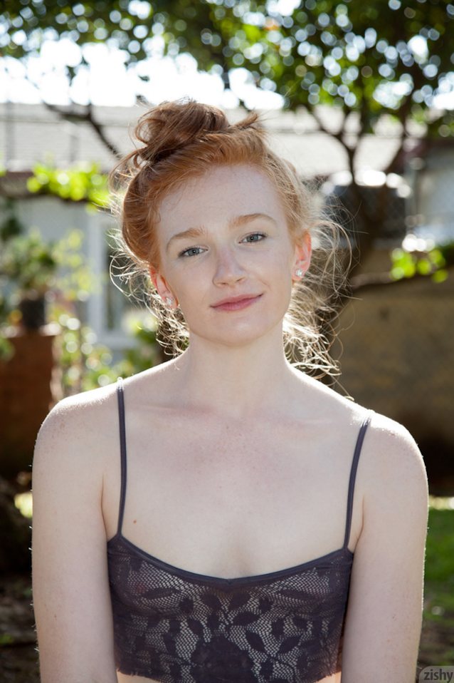 What's the name of this porn star?