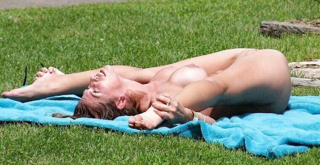 What's the name of this porn star?