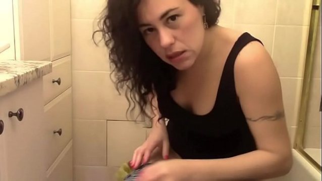 What's the name of this porn star?