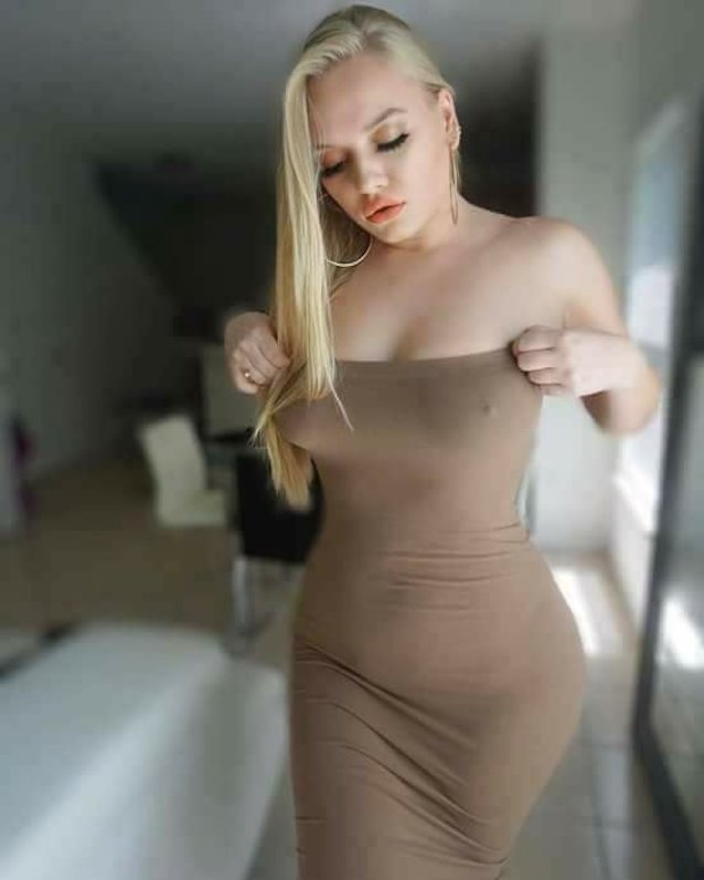 What's the name of this porn star?