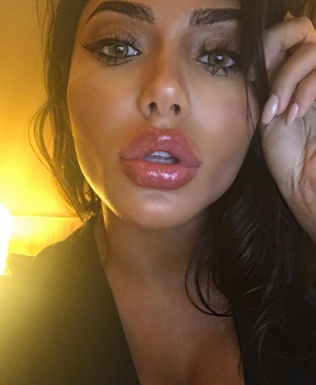 What's the name of this porn star?
