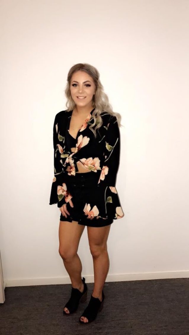 anyone know of any pornstars that looks like her