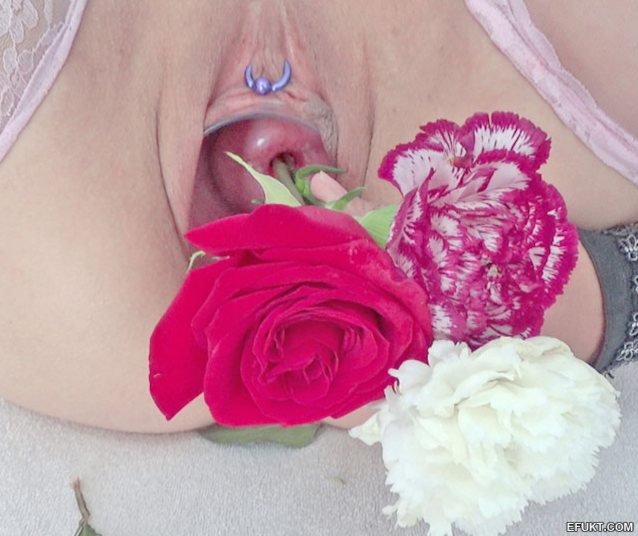 What's the name of this porn star?