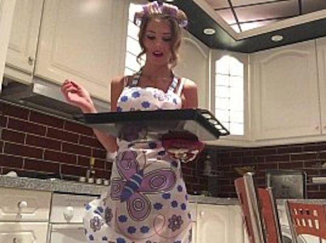 What's the name of this porn star?