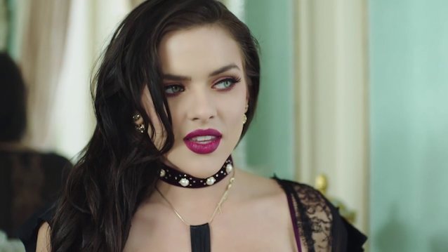 What's the name of this porn star?