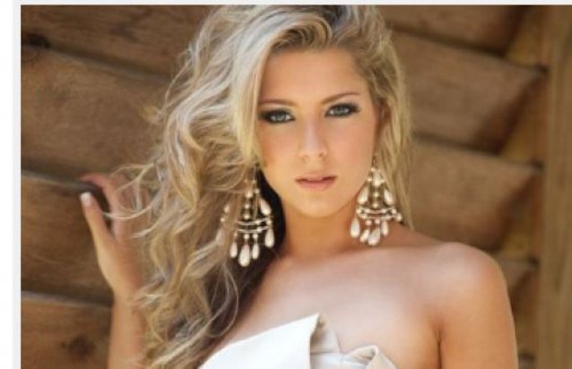 What's the name of this porn star?
