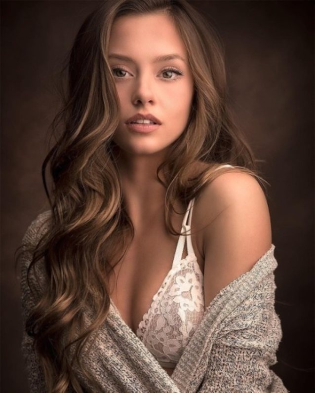 What's the name of this porn star?