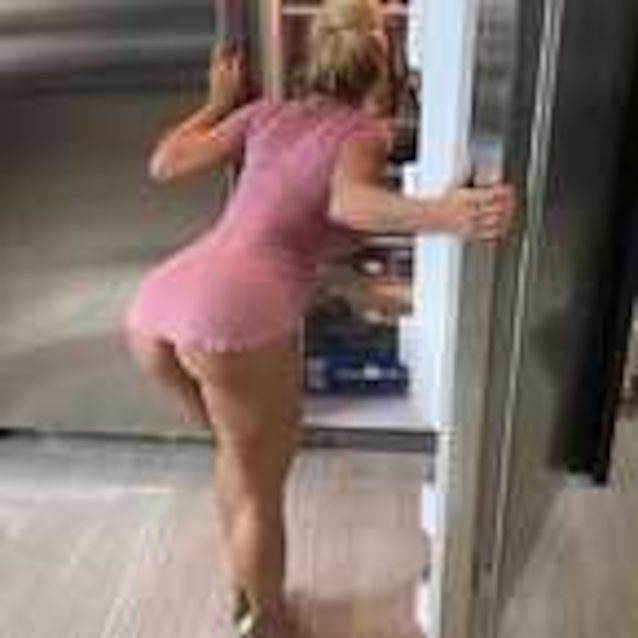 What's the name of this porn star?