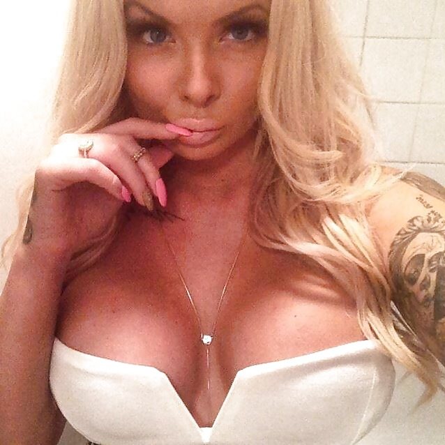 What's the name of this porn star?