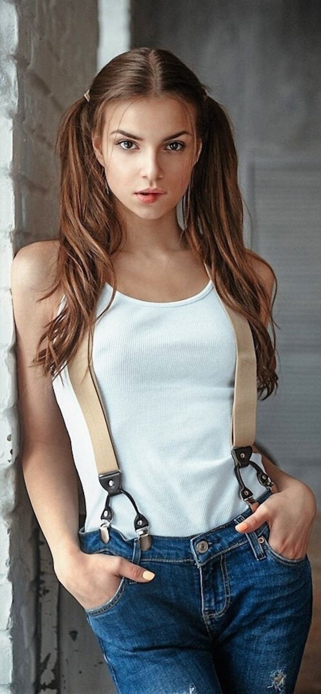 What's the name of this porn star?