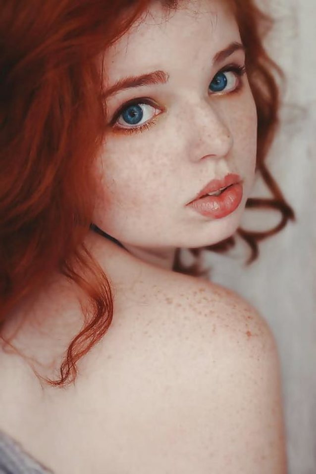 What's the name of this porn star?