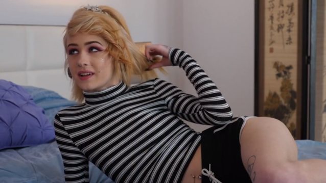 What's the name of this porn star?
