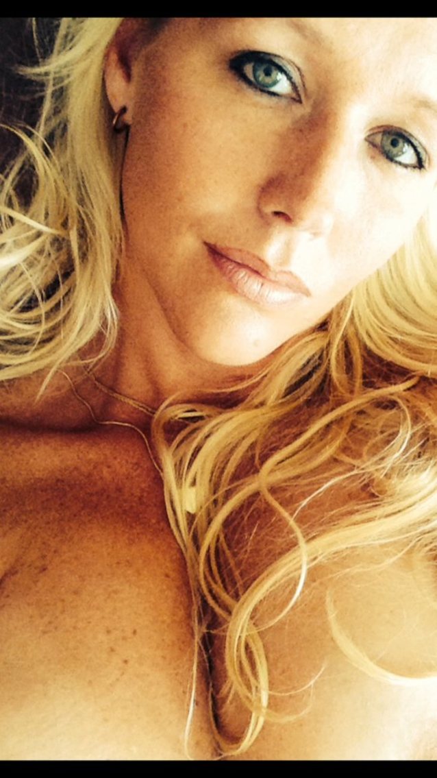 What's the name of this porn star?