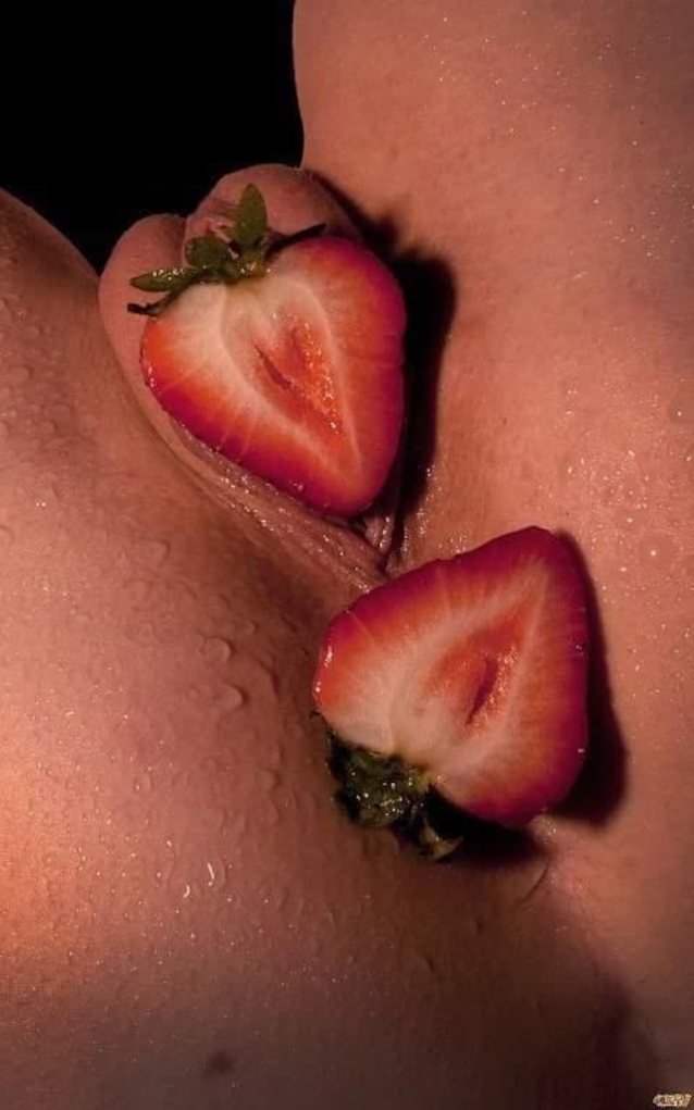 What's the name of this porn star?