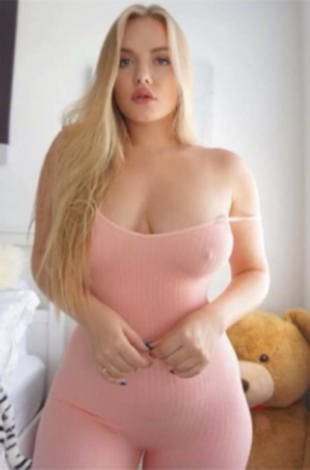 What's the name of this porn star?